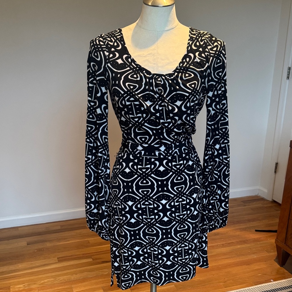 Laundry by Design Black & White Printed Long-Sleeve Dress